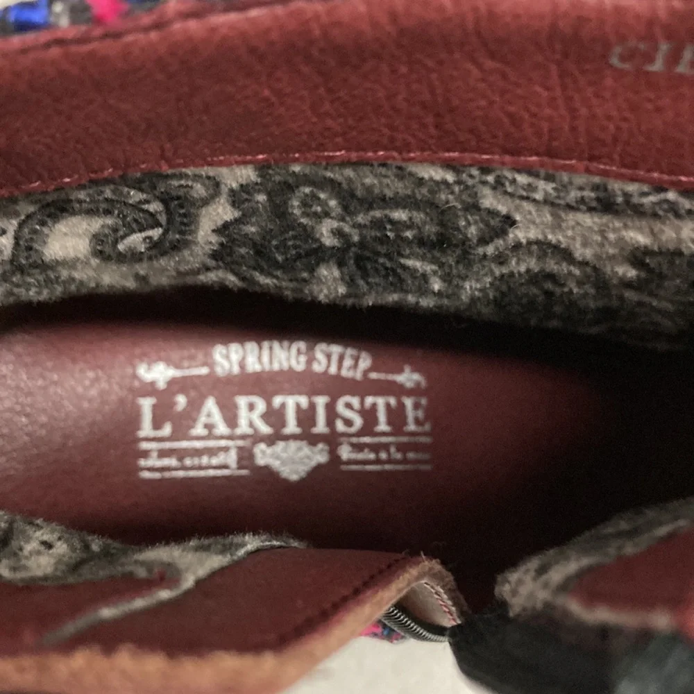 NWOT L’Artiste by Spring Step Leather and Textile Booties Size 36